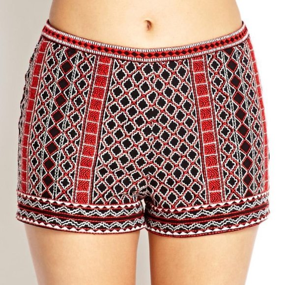 FOREVER 21 Embroidered & Beaded Shorts. Fully lined. 2" inseam Size L - Picture 2 of 7